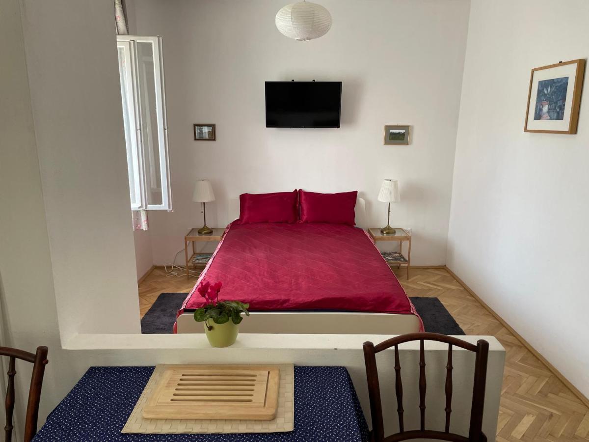 Studio Apartmanok