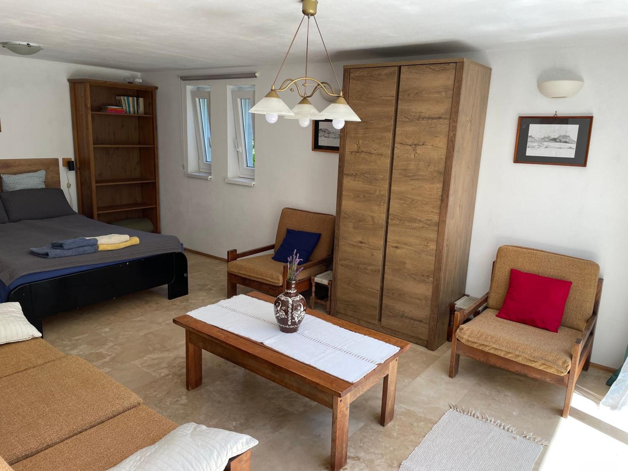 Studio Apartmanok *